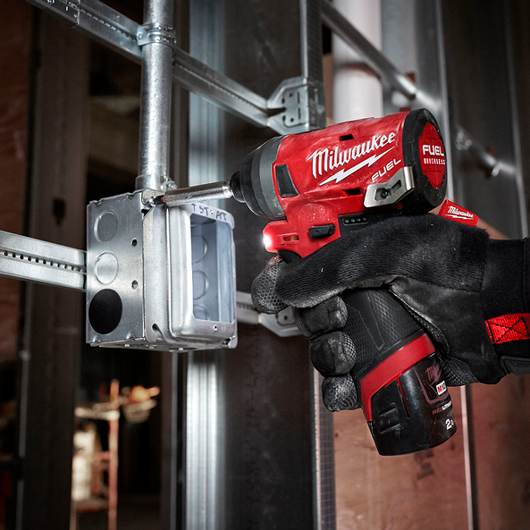 M12 Redlithium Ion 2.5Ah Starter Kit