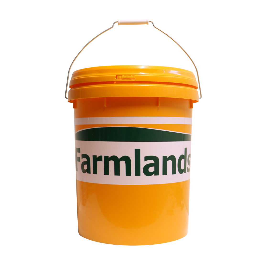 Farmlands Handy Bucket and Lid