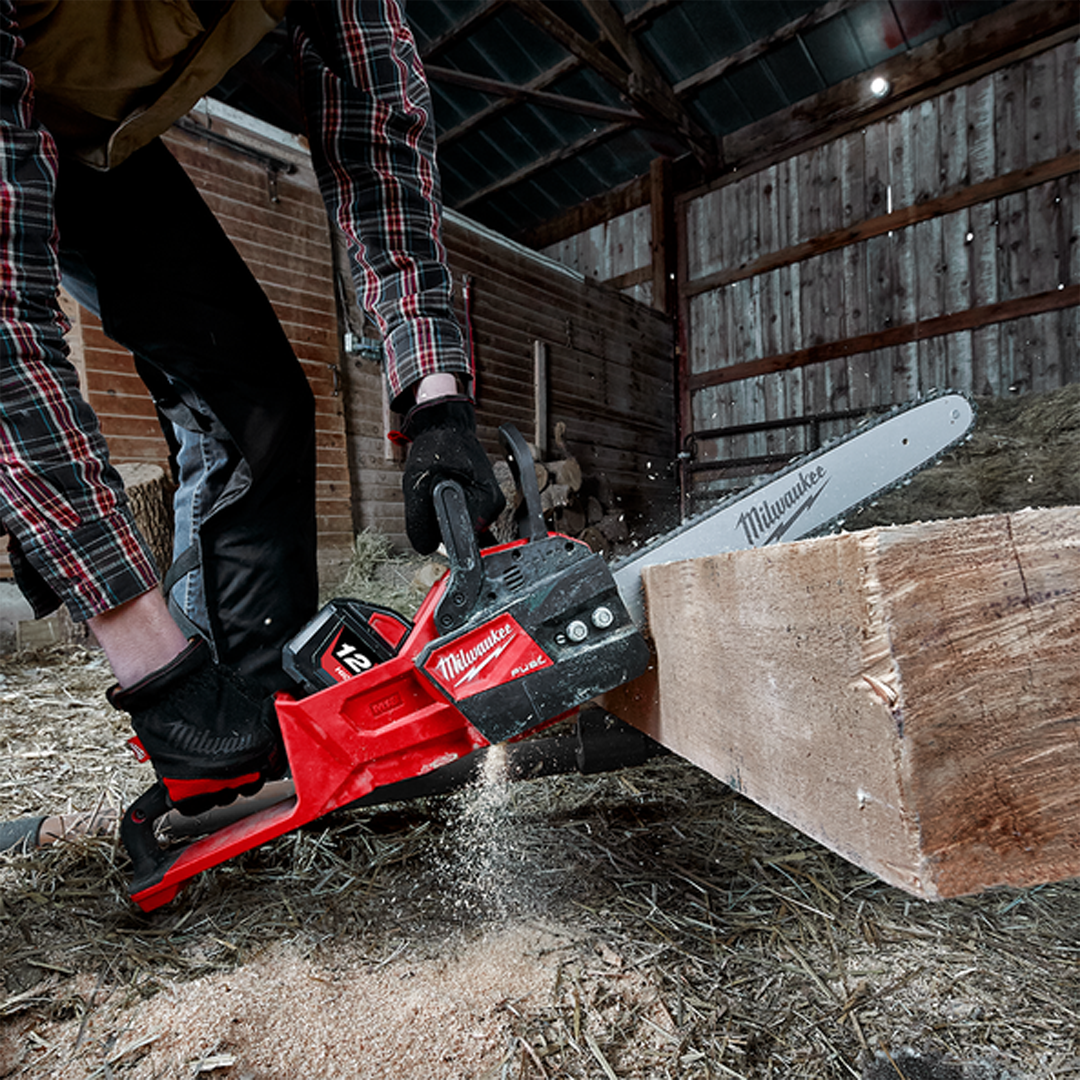 M18 Fuel 16in Chainsaw Kit