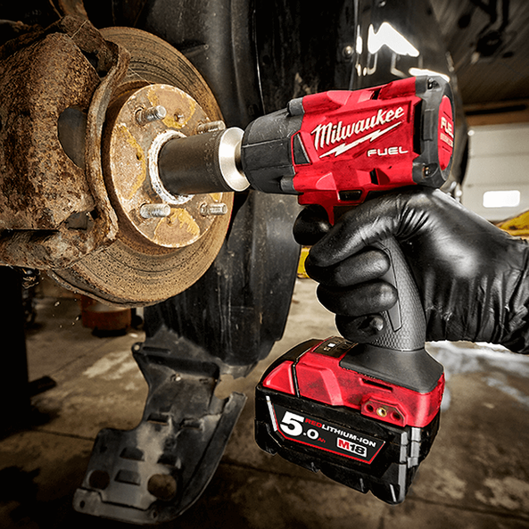 M18 Fuel Mid-Torque Impact Wrench 1/2in w Friction Ring